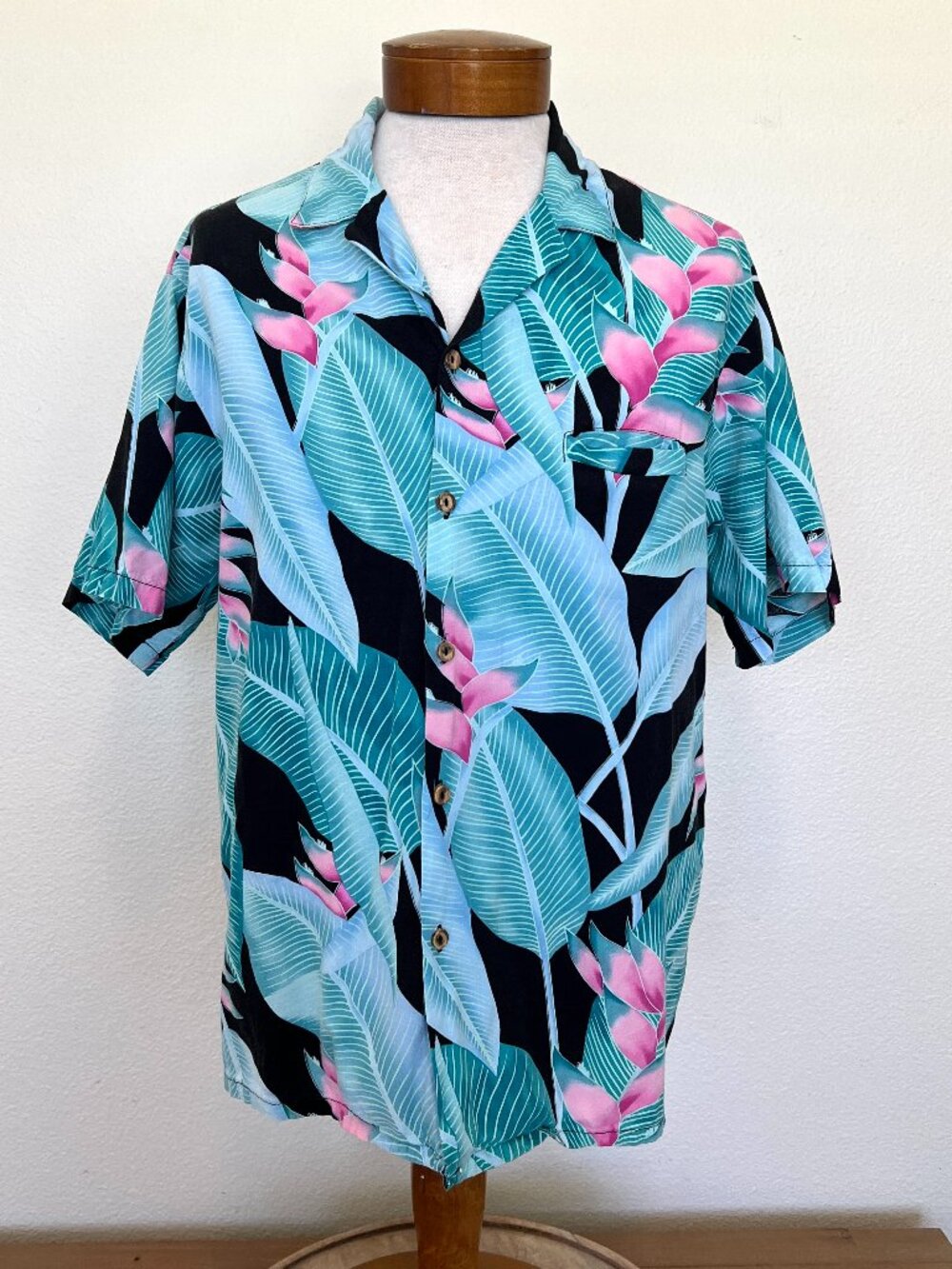 Retro Barefoot in Paradise Hawaiian Shirt - Size XL